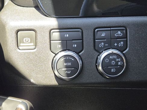 Used 2024 GMC Sierra 3500 SLE w/ SLE Convenience Package AWD/4WD image 27