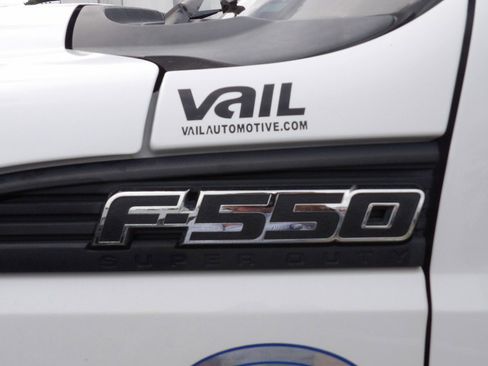 Used 2014 Ford F550 2WD Regular Cab Super Duty image 9