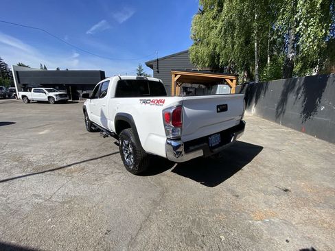 Used 2023 Toyota Tacoma TRD Off-Road AWD/4WD image 4
