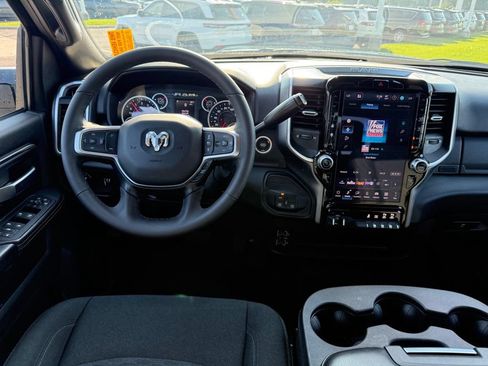 Used 2025 RAM 2500 Big Horn AWD/4WD image 8