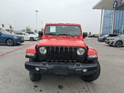 Used 2023 Jeep Gladiator Sport AWD/4WD image 2