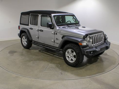 Used 2018 Jeep Wrangler Unlimited Sport S image 7