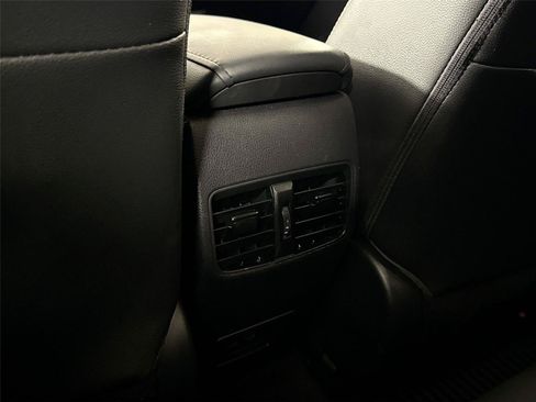 Certified 2025 Toyota Corolla Cross XLE FWD image 33