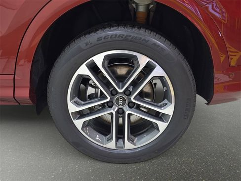 New 2025 Audi Q5 2.0T Premium image 33