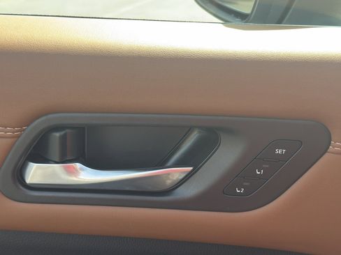 New 2026 Nissan Pathfinder Platinum image 18