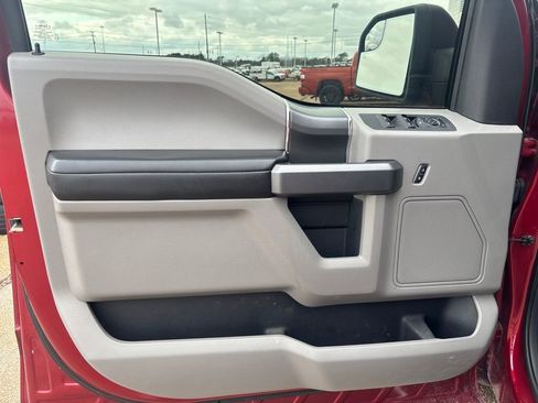 Used 2015 Ford F150 XLT w/ Equipment Group 302A Luxury image 5