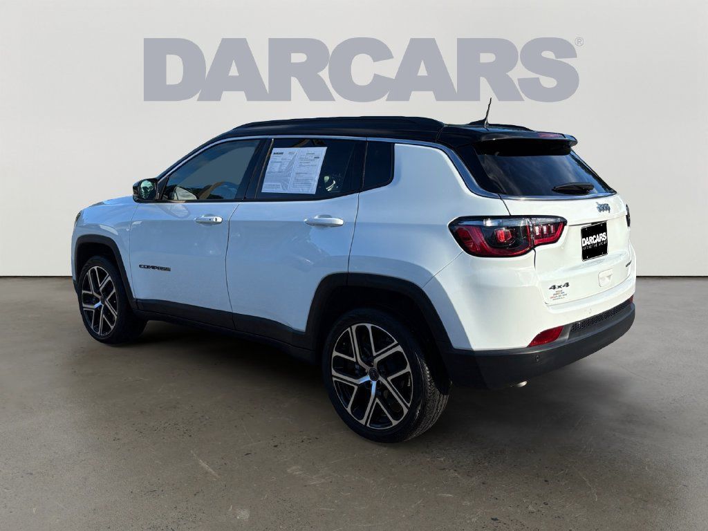 Used 2025 Jeep Compass Limited AWD/4WD image 5