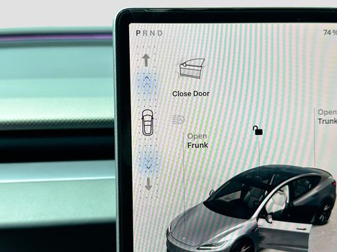 Used 2025 Tesla Model 3 Performance AWD/4WD image 23