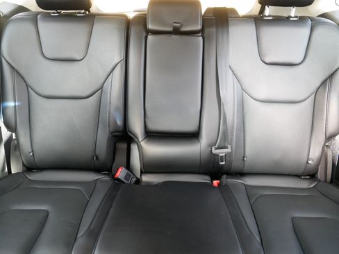 Used 2019 Ford Edge Titanium w/ Equipment Group 301A AWD/4WD image 13