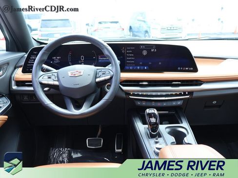 Used 2024 Cadillac XT4 Sport FWD image 18