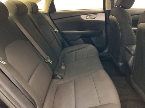 Used 2024 Kia Forte LXS w/ LXS Technology Package FWD image 19