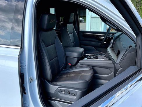Used 2026 Chevrolet Tahoe High Country w/ Sun And Tow Package AWD/4WD image 32
