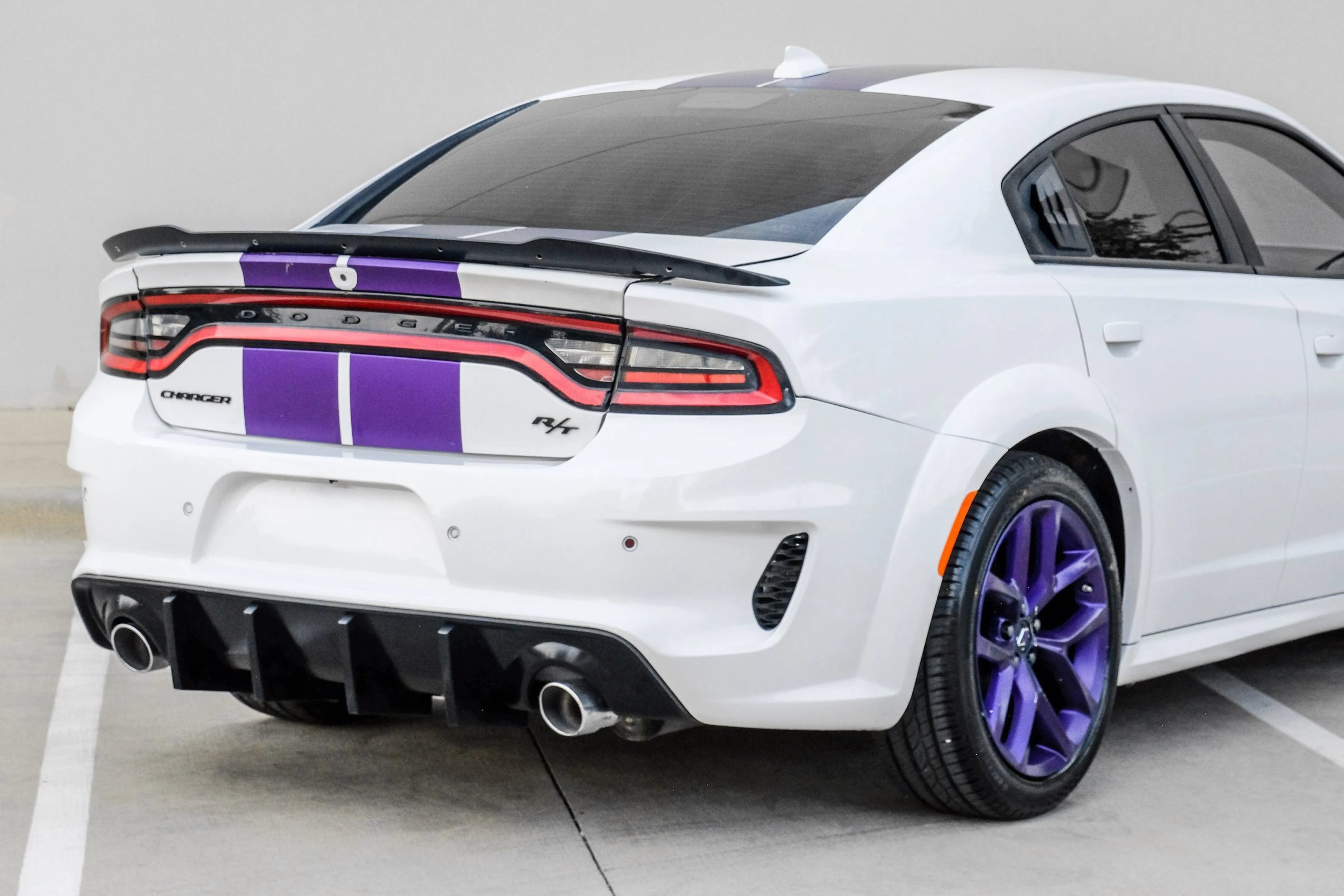 Used 2022 Dodge Charger R/T w/ Blacktop Package RWD image 5