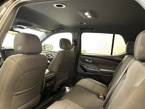 Used 2023 Chevrolet Traverse LT image 13