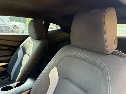 Used 2018 Chevrolet Camaro LT image 10