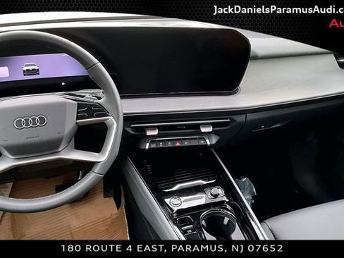 New 2026 Audi Q3 quattro 2.0T AWD/4WD image 7