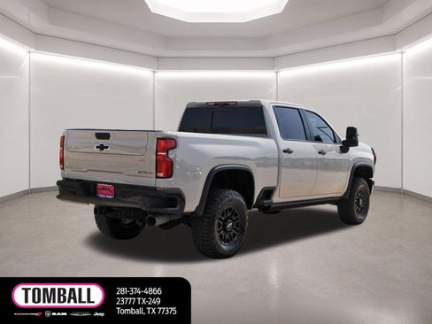 Used 2026 Chevrolet Silverado 2500 ZR2 AWD/4WD image 7