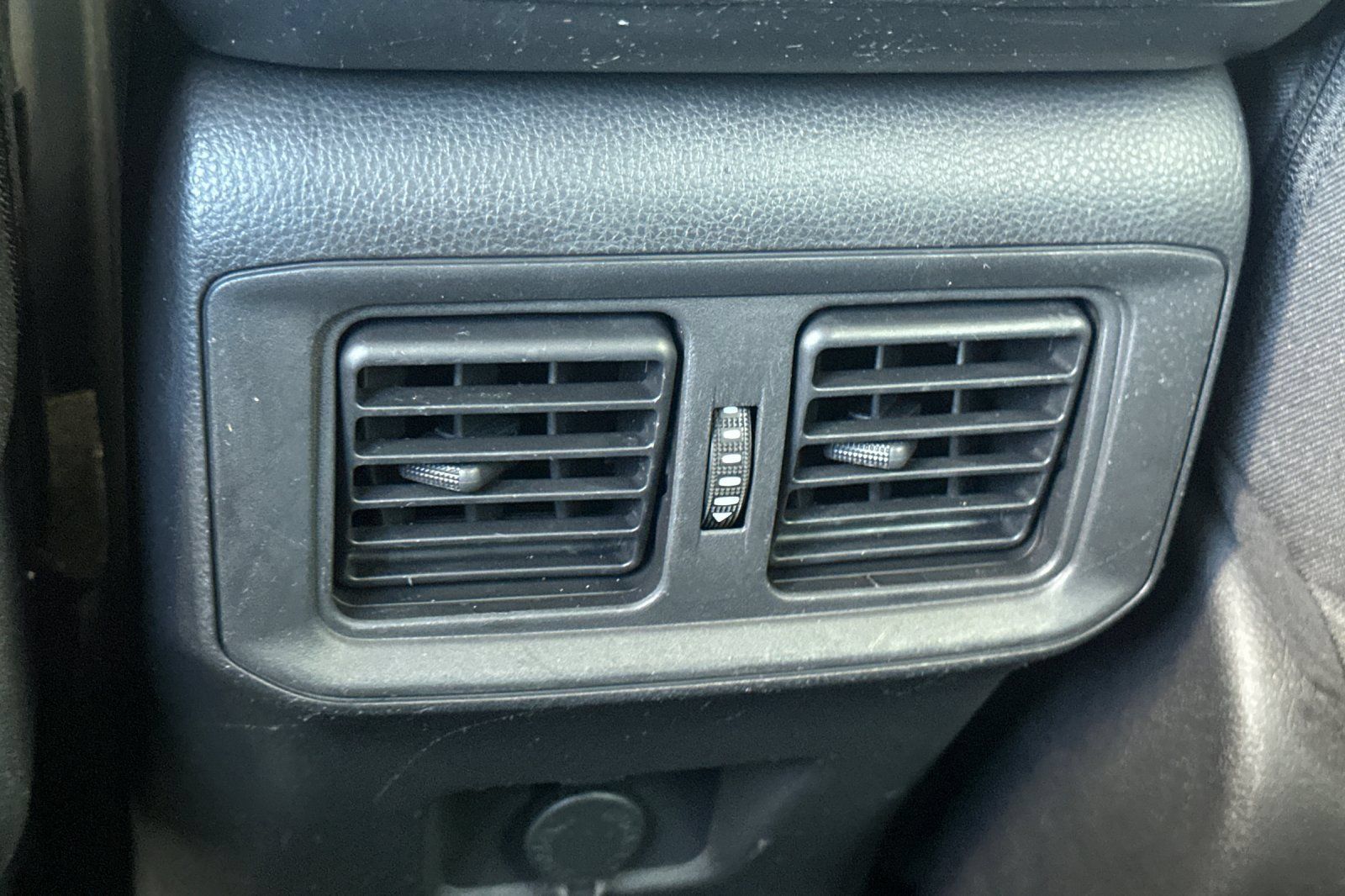 Certified 2023 Toyota RAV4 LE AWD/4WD image 16
