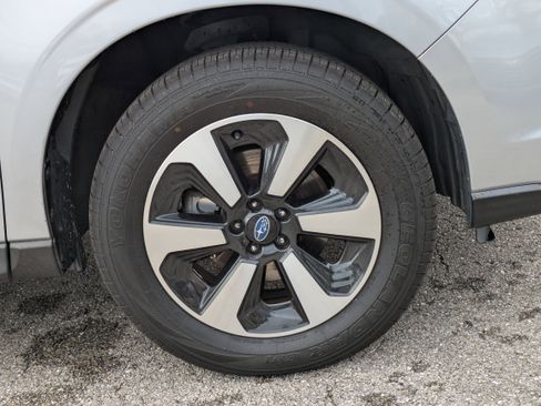 Used 2017 Subaru Forester 2.5i Limited image 11