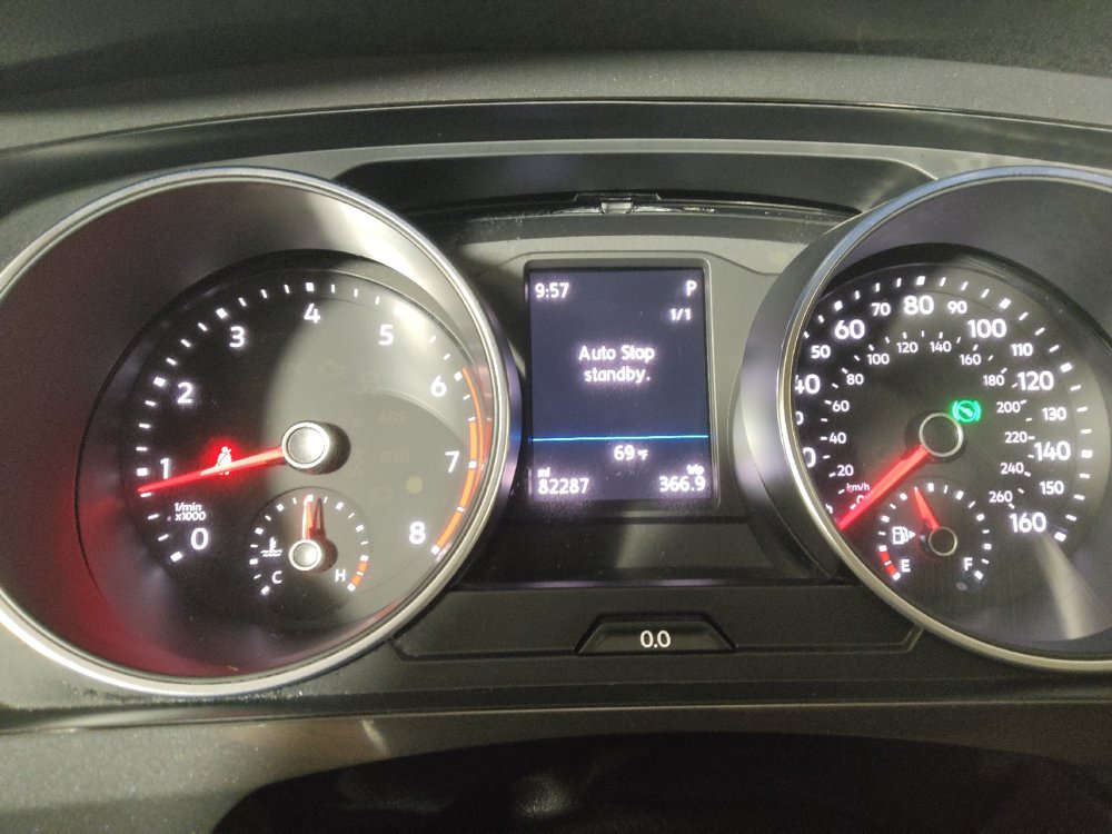 Used 2018 Volkswagen Tiguan SE AWD/4WD image 23