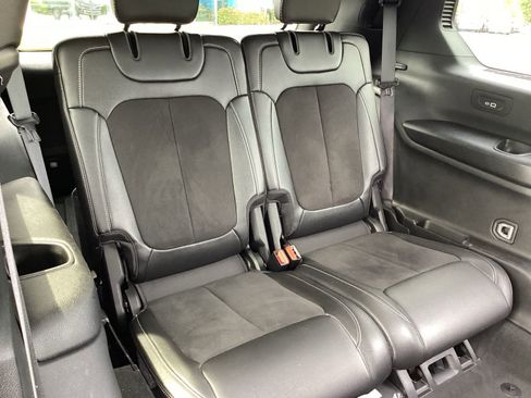 Used 2024 Jeep Grand Cherokee L Laredo image 21