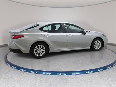 Certified 2025 Toyota Camry LE image 5