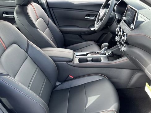 Used 2025 Nissan Sentra SR w/ SR Premium Package image 23
