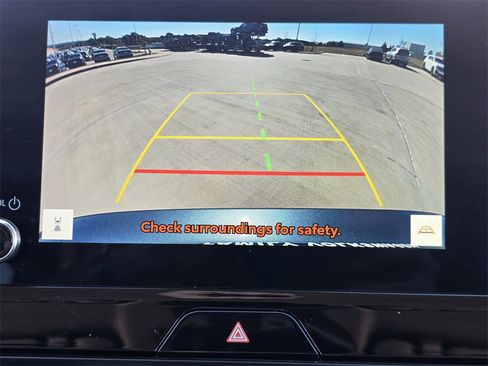 Used 2024 Toyota Venza LE image 13