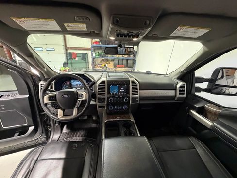 Used 2017 Ford F250 Lariat w/ Lariat Value Package AWD/4WD image 14