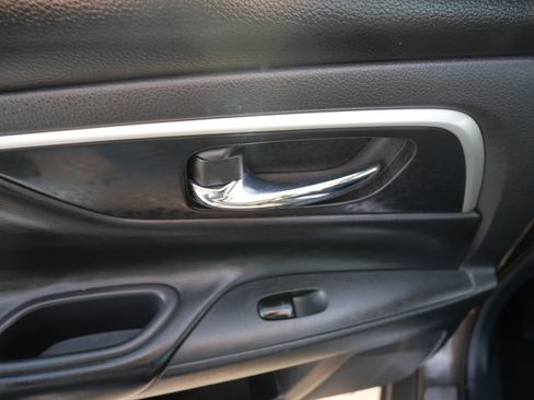 Used 2016 Nissan Altima 2.5 SL w/ 2.5 Technology w/LED Package image 24