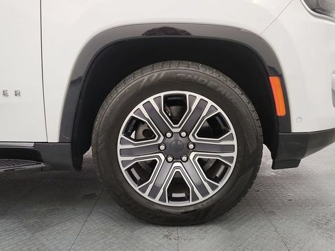 Used 2024 Jeep Wagoneer L Series II w/ Flexible Seating Group AWD/4WD image 31