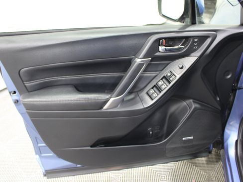 Used 2018 Subaru Forester 2.5i Touring AWD/4WD image 6