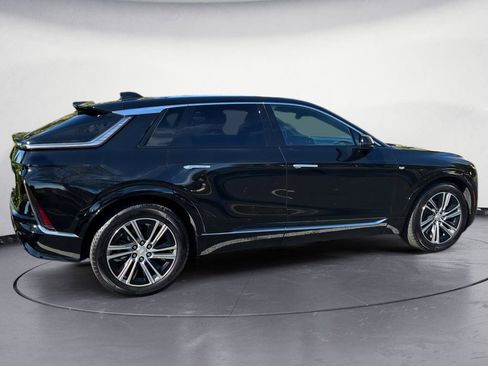 Used 2024 Cadillac Lyriq Luxury RWD image 7