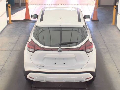 Used 2025 Nissan Kicks Play S FWD image 17