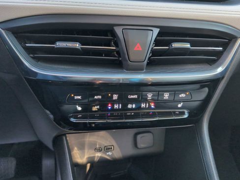 Used 2024 Buick Encore GX Avenir w/ Avenir Convenience Package image 17