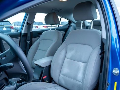 Used 2018 Hyundai Elantra SE image 15