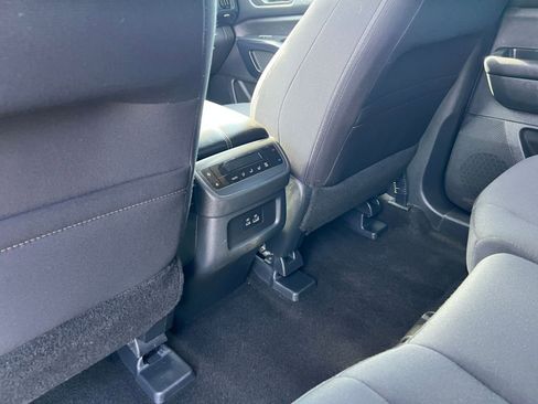 Used 2025 Nissan Pathfinder SV FWD image 25