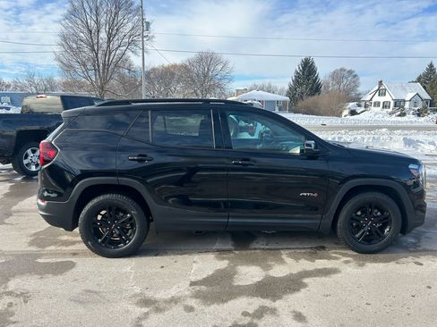 Used 2022 GMC Terrain AT4 w/ Infotainment Package II image 11