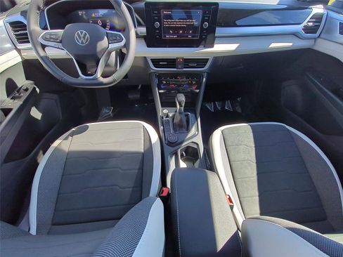 New 2026 Volkswagen Taos SE AWD/4WD image 16