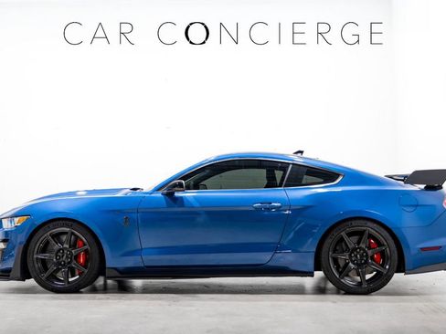 Used 2021 Ford Mustang Shelby GT500 w/ Carbon Fiber Track Pack RWD image 8