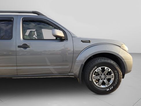 Used 2021 Nissan Frontier PRO-4X w/ Pro-4x Utility Package image 26