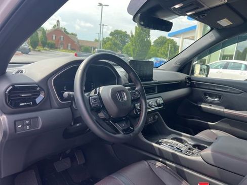 Certified 2025 Honda Pilot Black Edition image 19