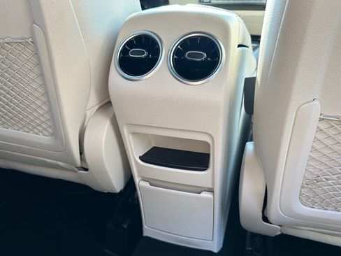 Used 2023 Mercedes-Benz GLB 250 4MATIC w/ Premium Package image 37