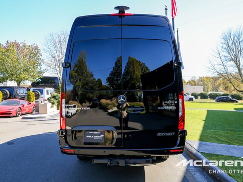 Used 2023 Mercedes-Benz Sprinter 3500 image 4