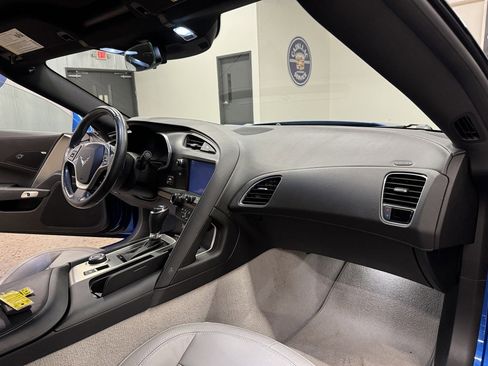 Used 2015 Chevrolet Corvette Stingray Coupe image 32