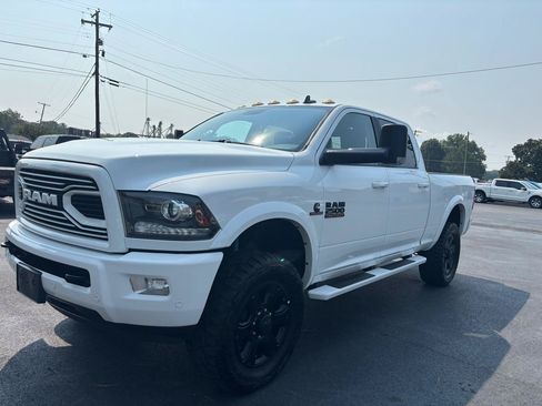 Used 2018 RAM 2500 Laramie w/ Sport Appearance Group AWD/4WD image 4