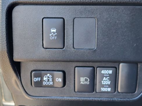 Certified 2020 Toyota Tacoma TRD Sport w/ Technology Package image 32