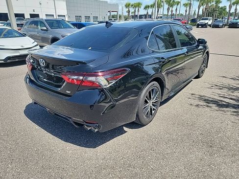 Certified 2022 Toyota Camry SE w/ Convenience Package FWD image 3