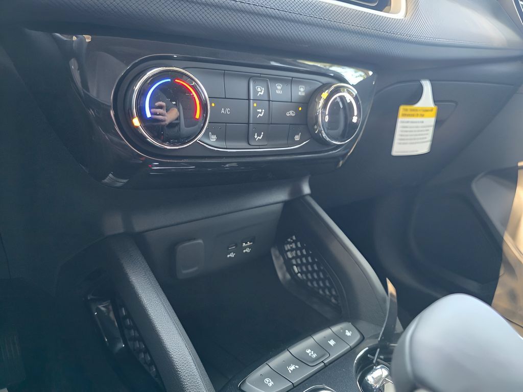 New 2026 Chevrolet TrailBlazer LT w/ LT Cold Weather Package FWD image 22