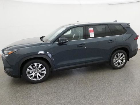 New 2026 Toyota Grand Highlander FWD image 5
